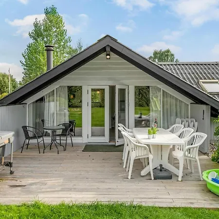 3 Bedroom Lovely In Sydals * Skovby (Syddanmark)