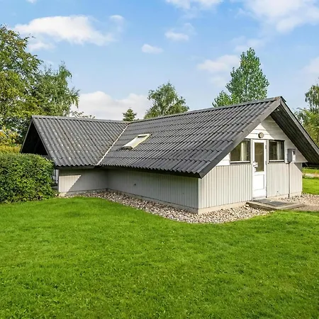 3 Bedroom Awesome In Sydals Skovby (Syddanmark)